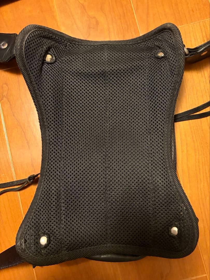 クシタニ　2ウェイレッグバッグ