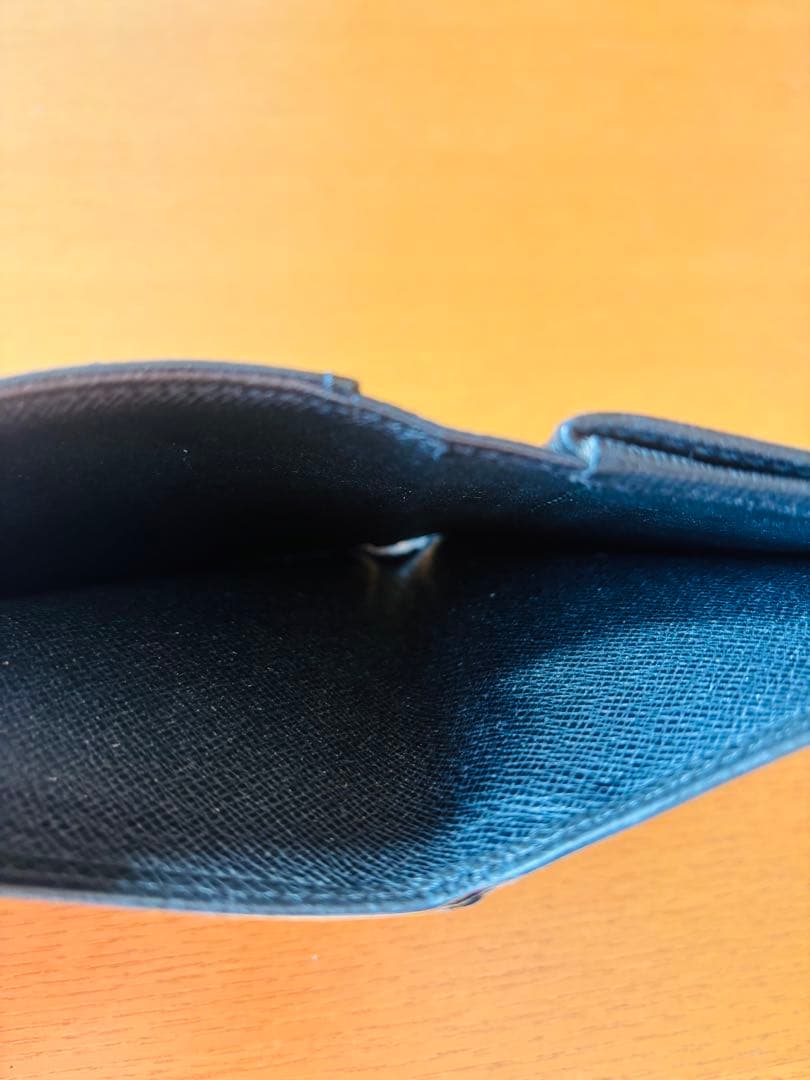 Louis Vuitton タイガ　二つ折り財布 ブラック