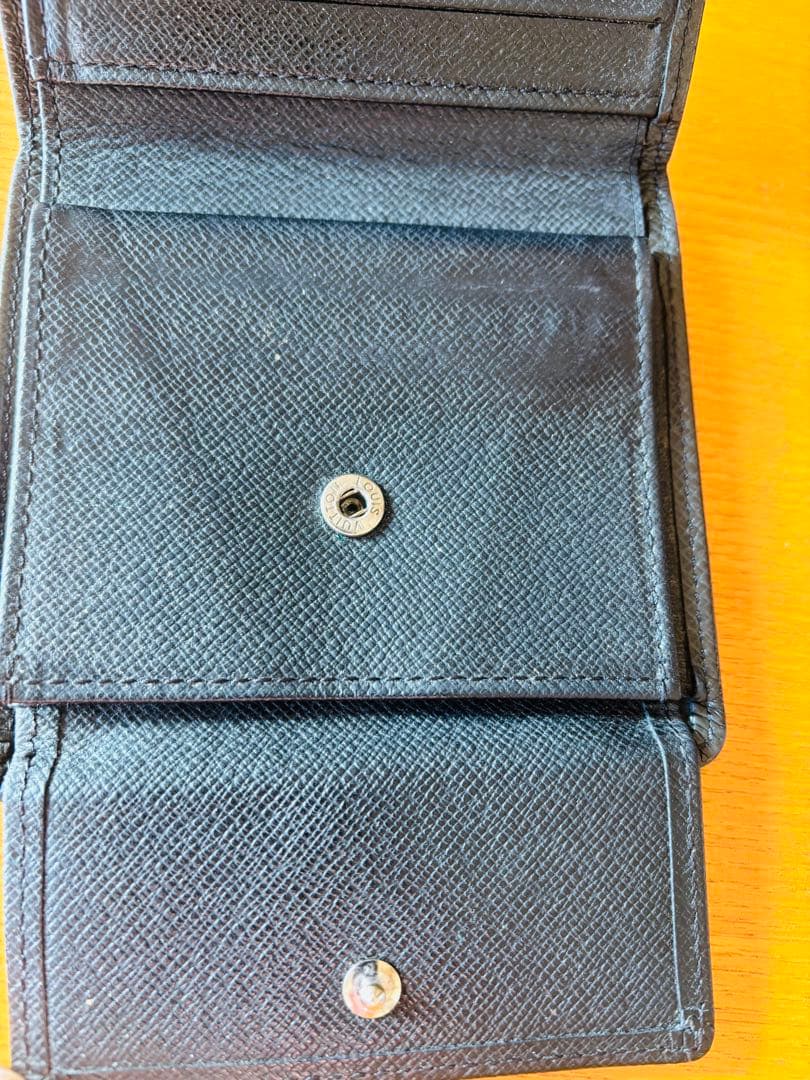 Louis Vuitton タイガ　二つ折り財布 ブラック