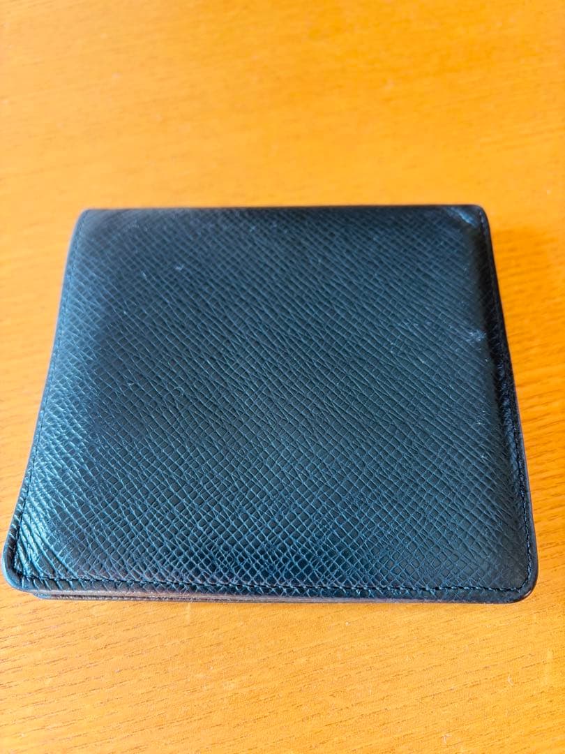 Louis Vuitton タイガ　二つ折り財布 ブラック