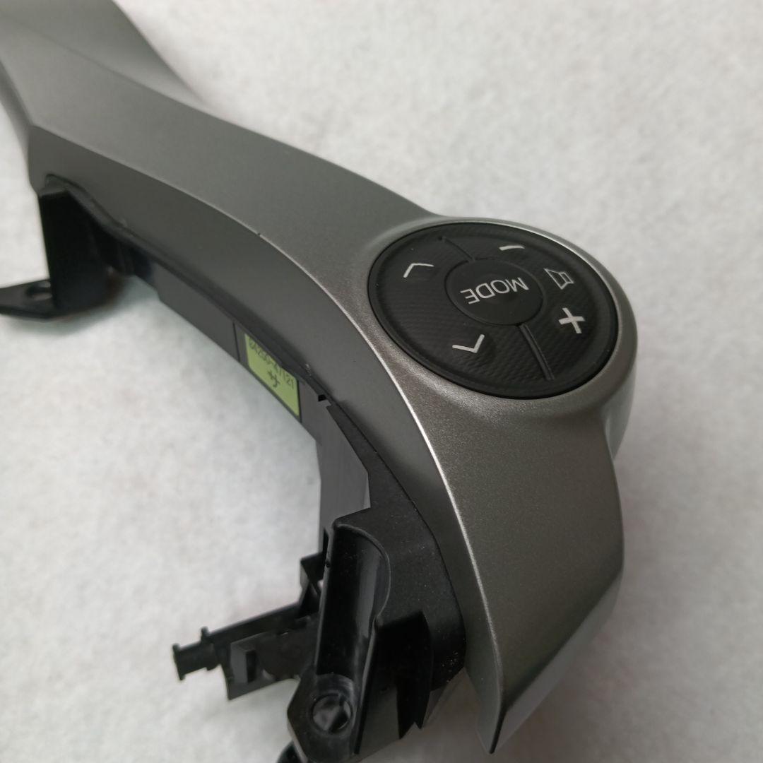 プリウス30 後期　ステアリングスイッチ　LEDホワイト打ち替え済み