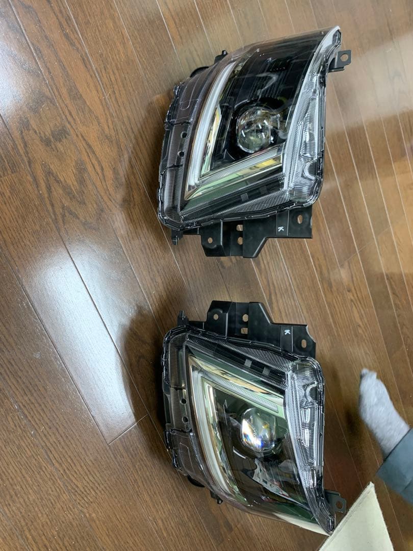 いすゞ・左右・LEDヘットライト