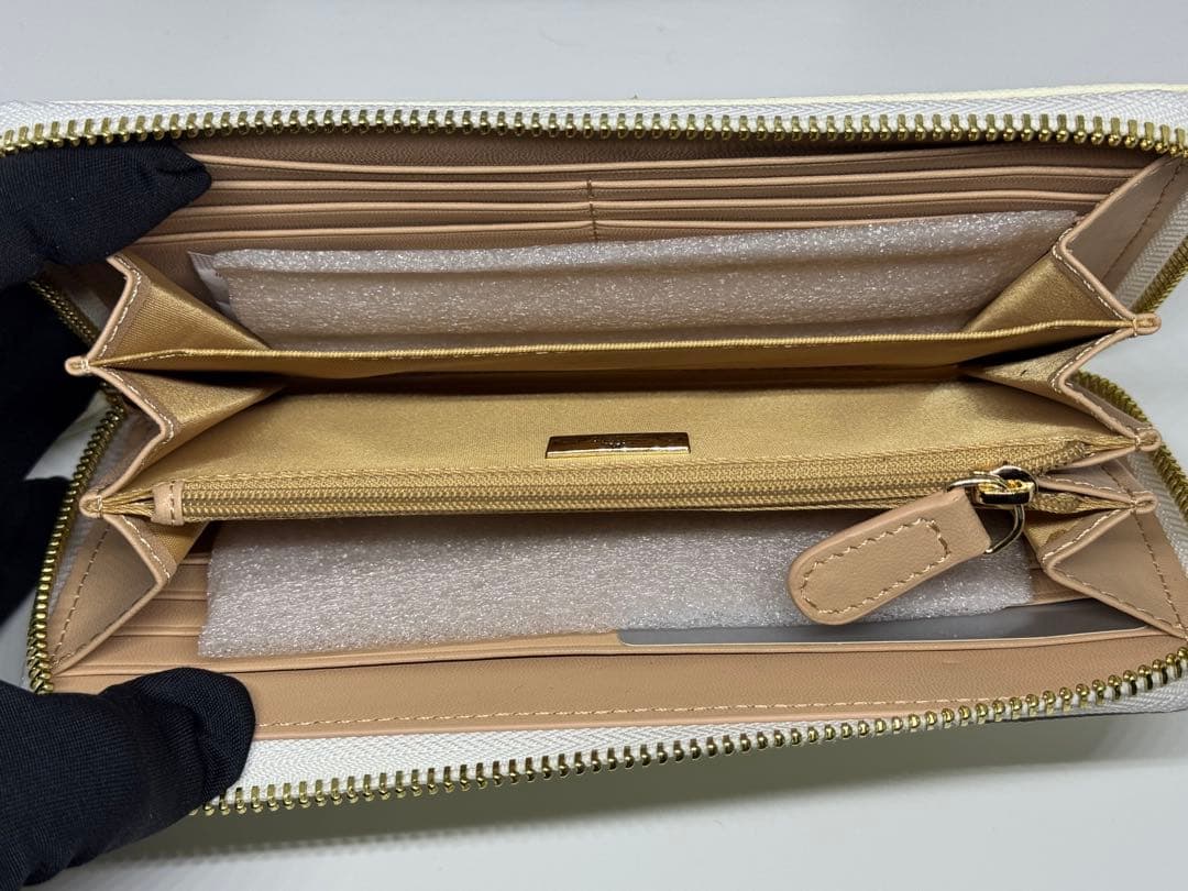 【新品未使用】Vivienne Westwood ホワイト 長財布