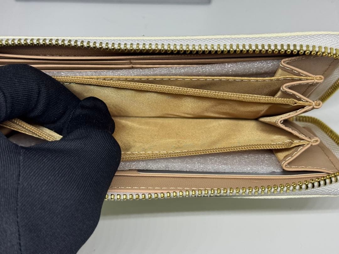 【新品未使用】Vivienne Westwood ホワイト 長財布