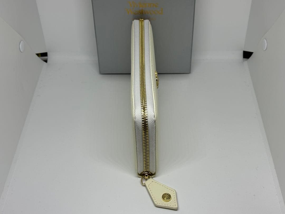 【新品未使用】Vivienne Westwood ホワイト 長財布