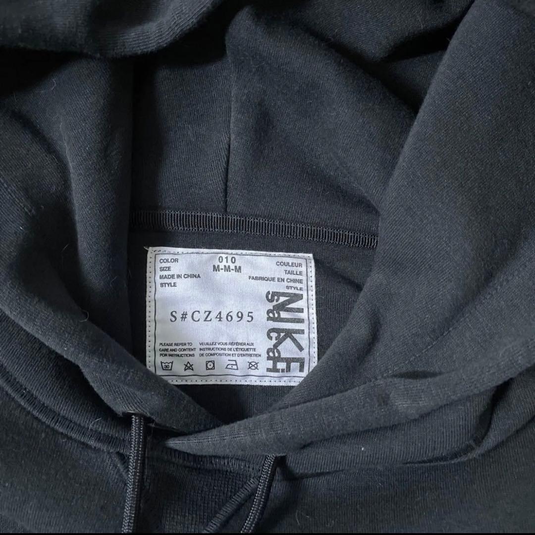 NIKE sacaiコラボフーディ