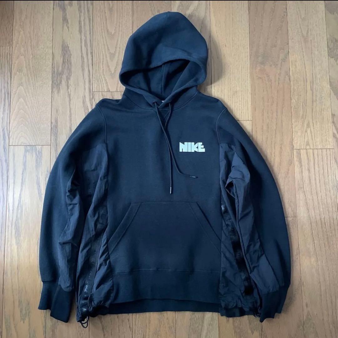 NIKE sacaiコラボフーディ