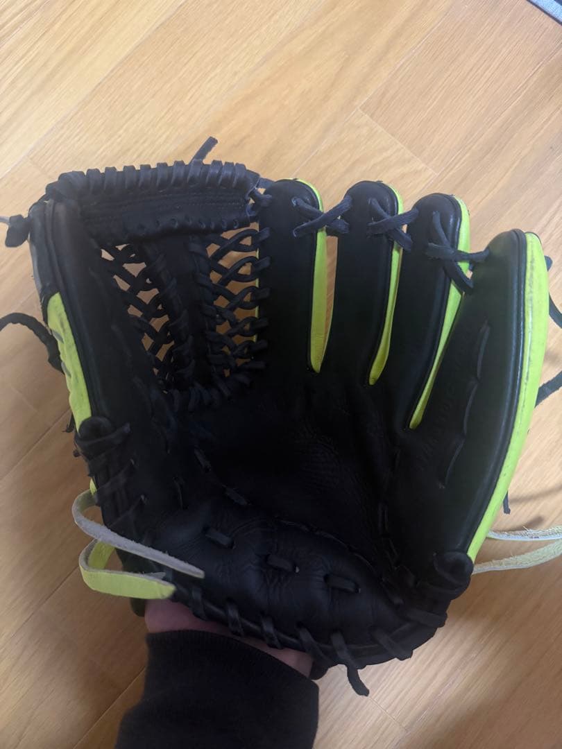 スラッガー 黒/黄緑 グローブ 鳥谷モデル
