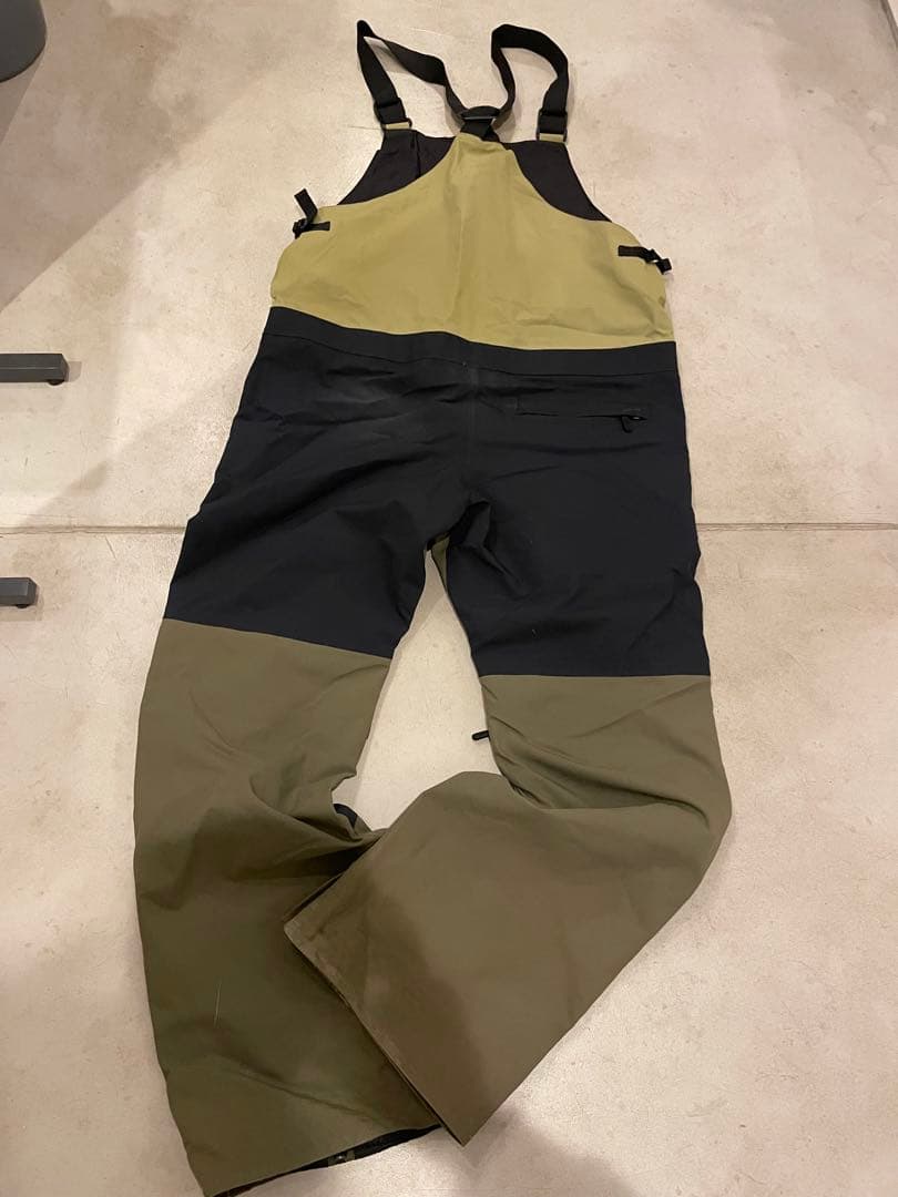 スノーボード airblaster beast bib