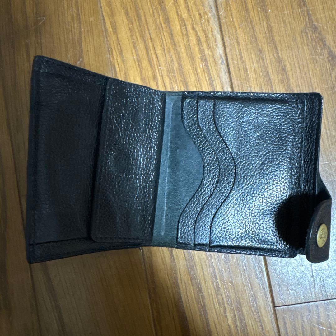 イルビゾンテ 二つ折り財布 黒 レザー 金ボタン 多機能