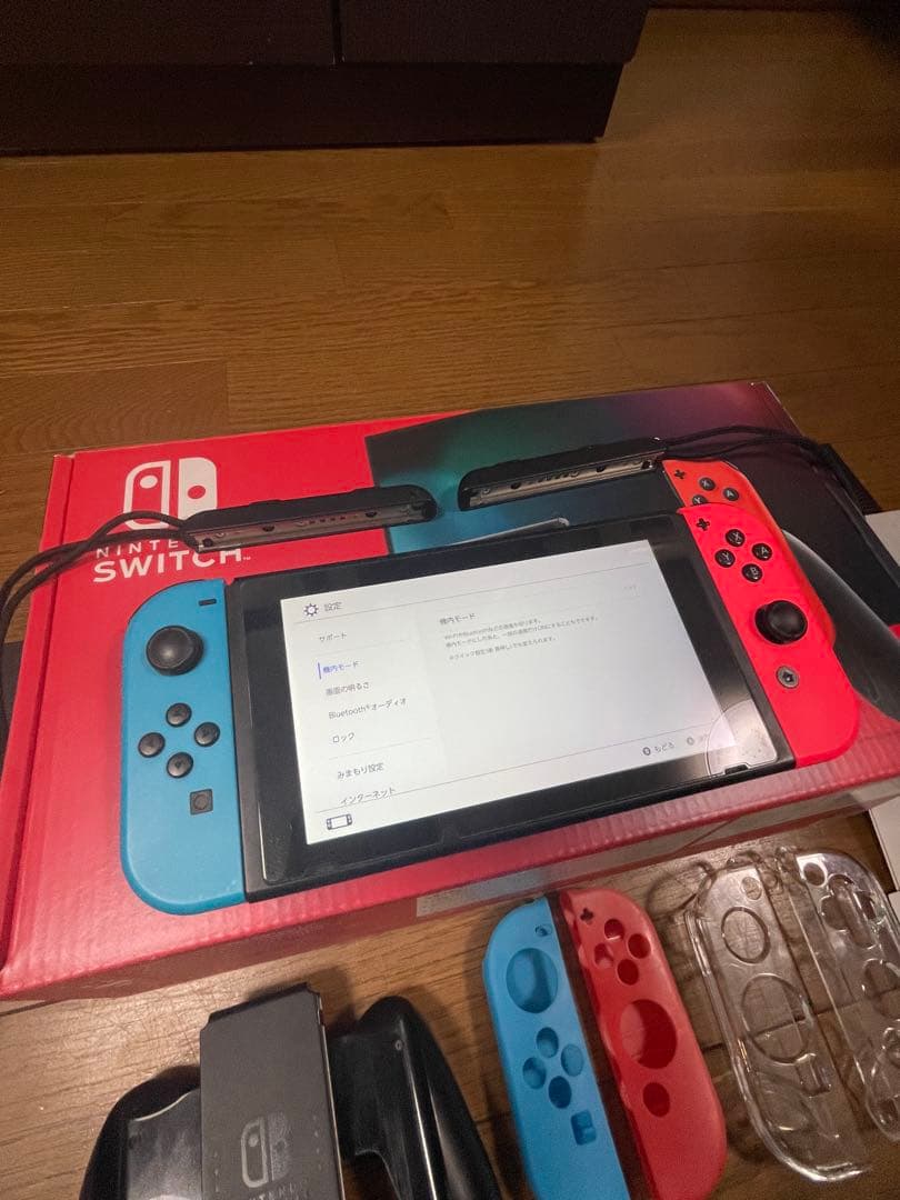 【フィルム貼り済】⭐︎Nintendo Switchフルセット＆オマケグッズ有⭐︎