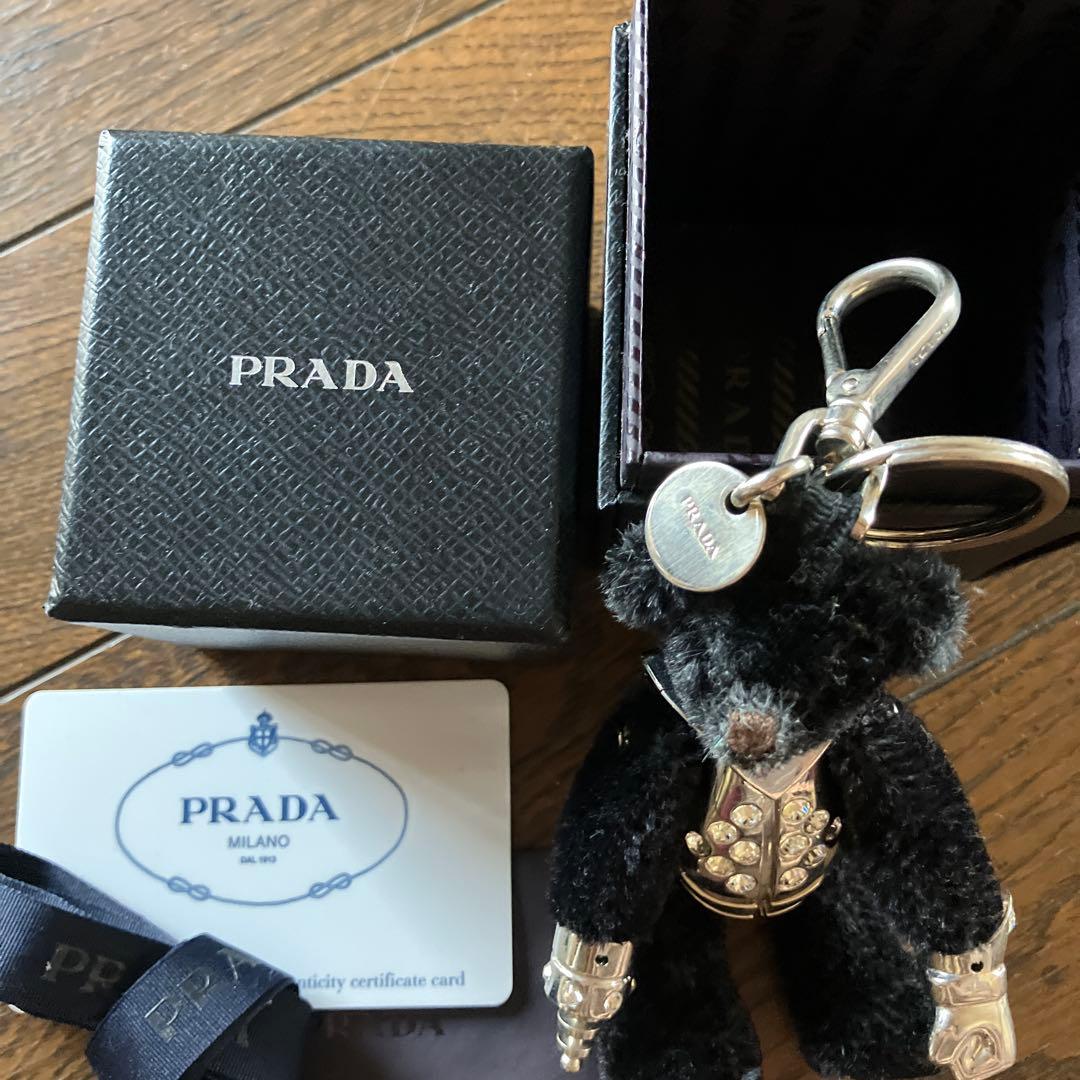 プラダ　チャーム