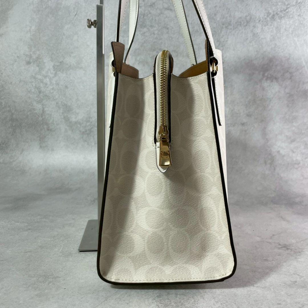 未使用 コーチ テイタム 2way トートバッグ ビジネス A4可 レザー 白