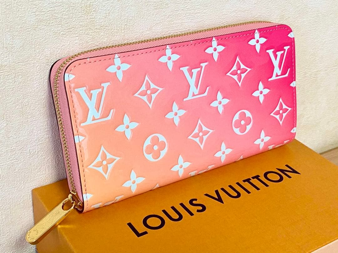 極美品！LOUIS VUITTON ジッピーウォレット バレンタイン限定モデル