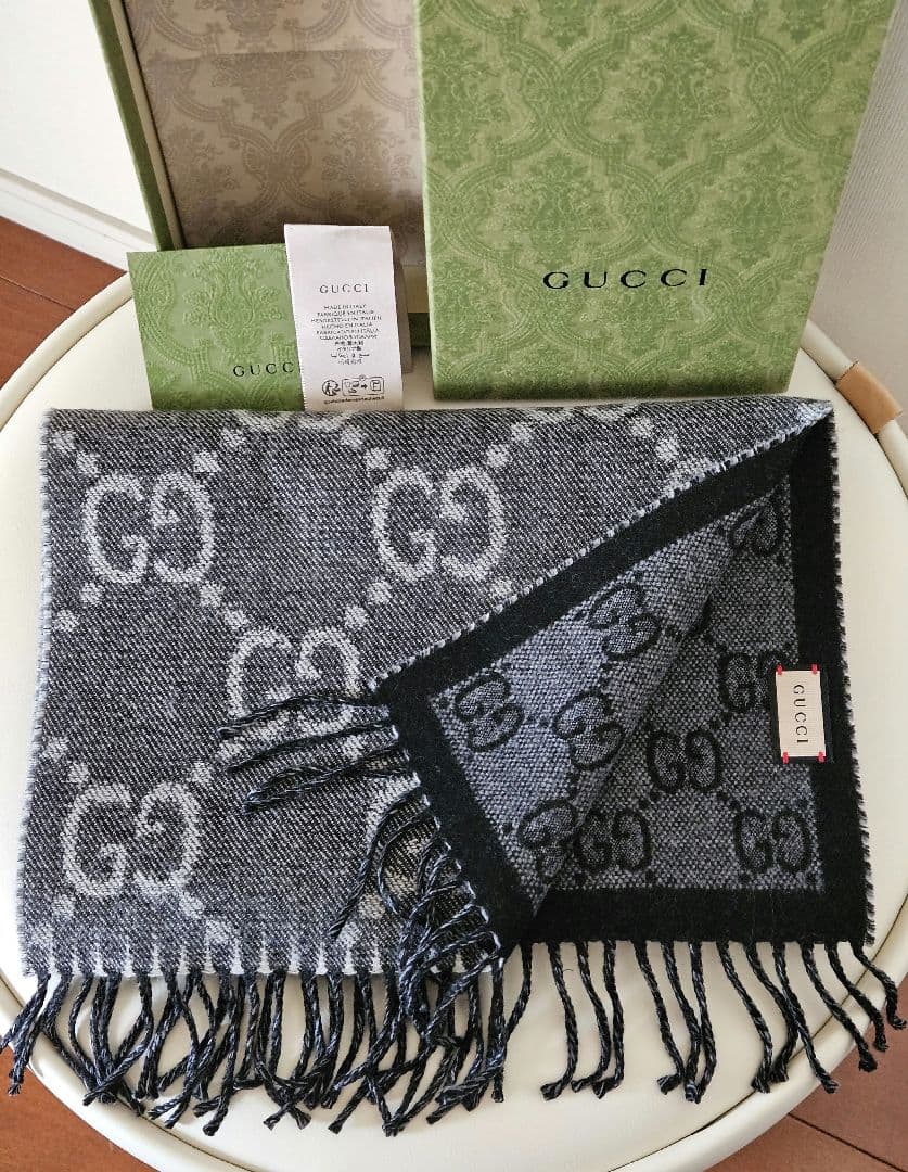 GUCCI　リバーシブルマフラー