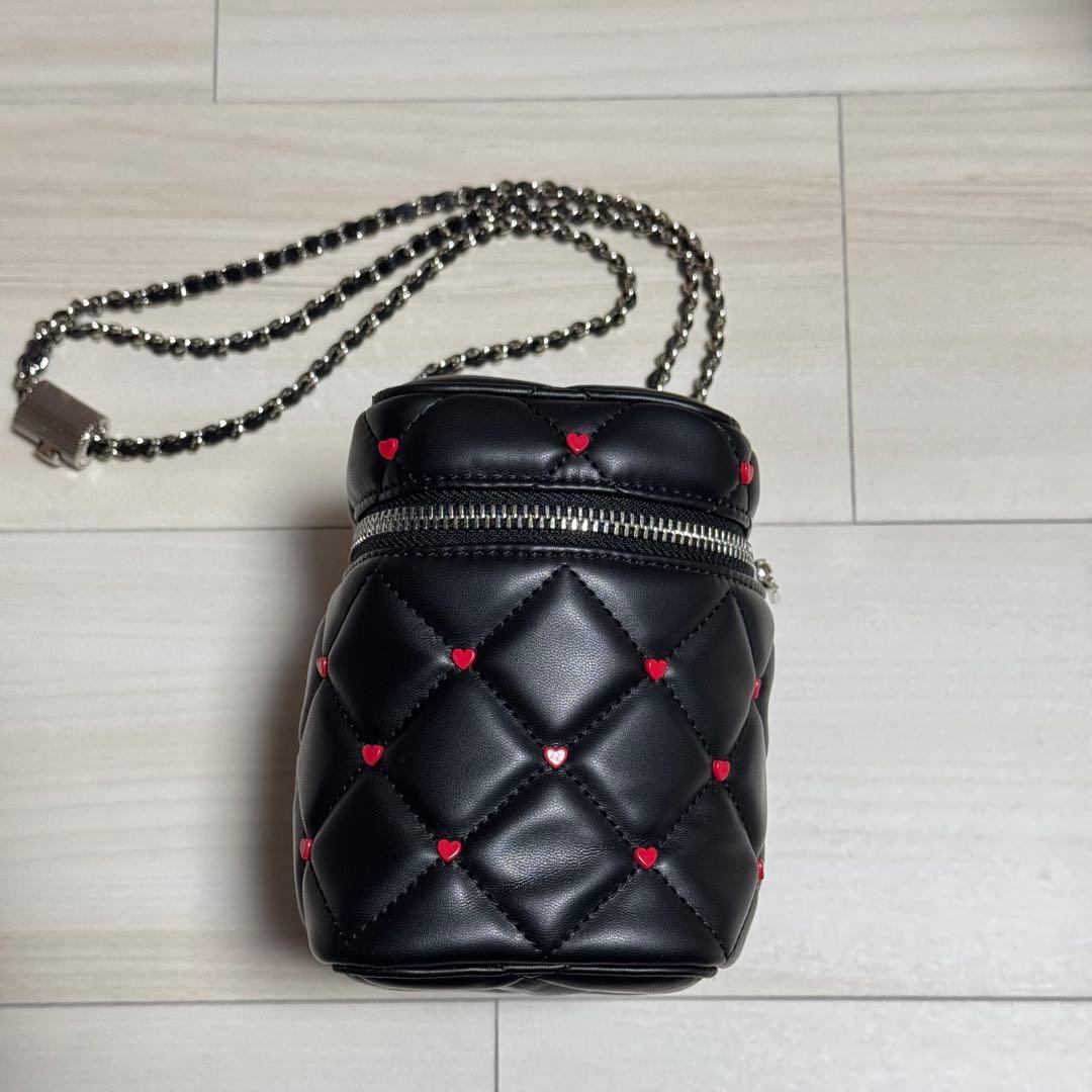 CHARLES & KEITH ネズ キルトハートプリントバッグ