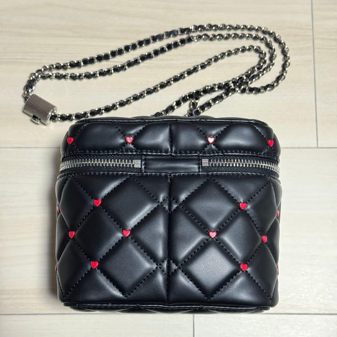 CHARLES & KEITH ネズ キルトハートプリントバッグ