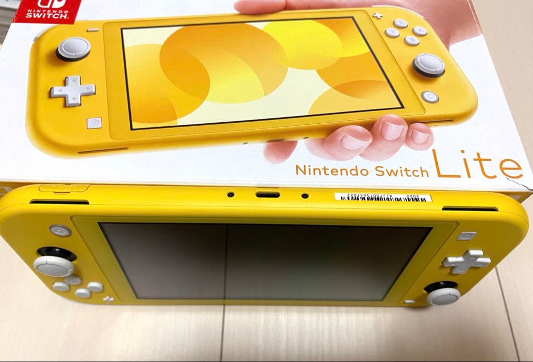 Nintendo Switch Lite イエロー　マリオブラザーズUデラックス