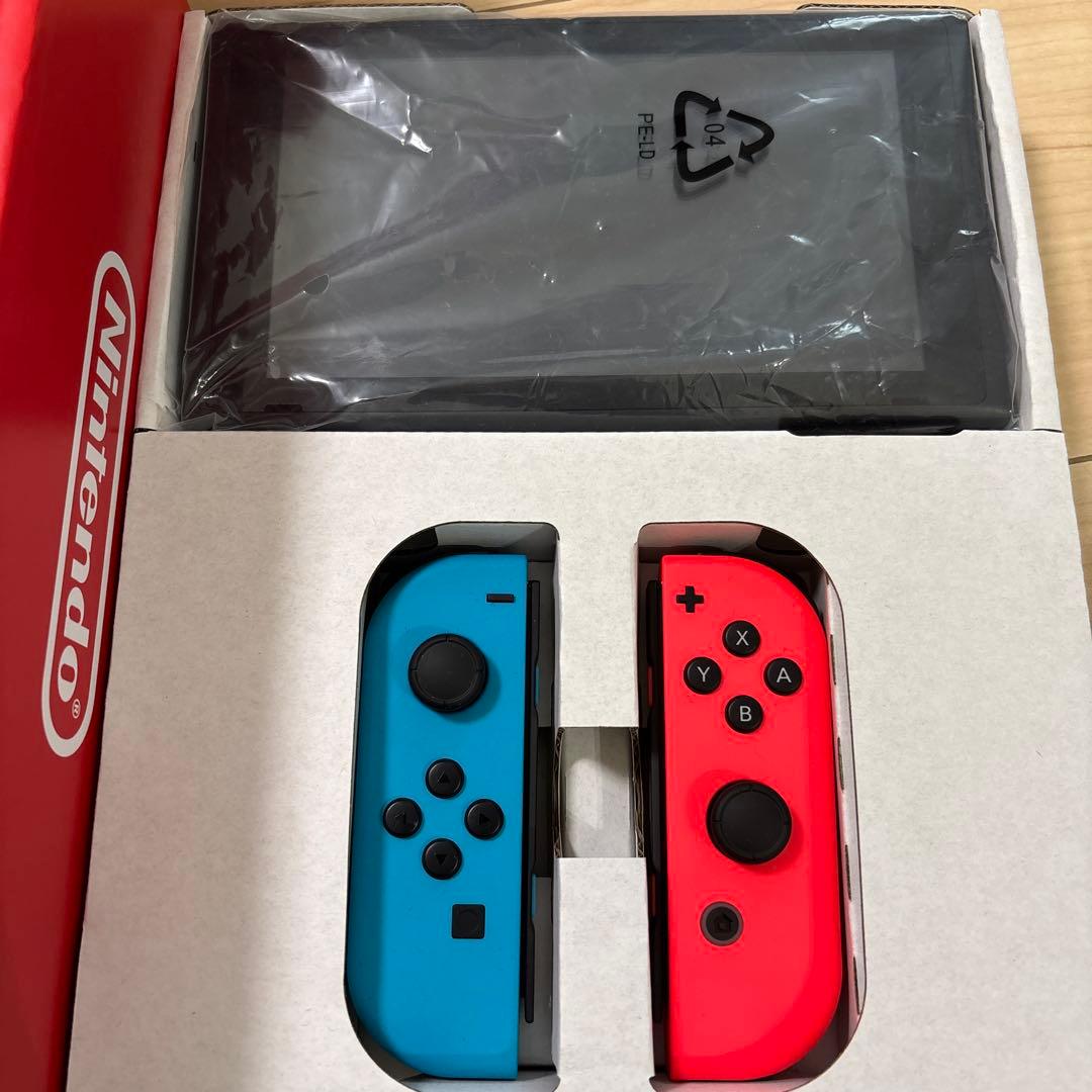 Low Low　新品Nintendo Switch 本体 赤・青