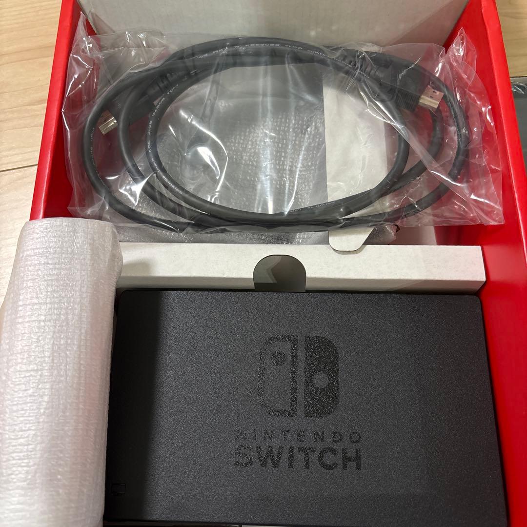 Low Low　新品Nintendo Switch 本体 赤・青