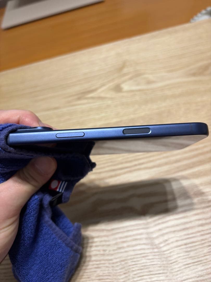 【美品】iPhone17pro 256GB SIMフリー　ディープブルー