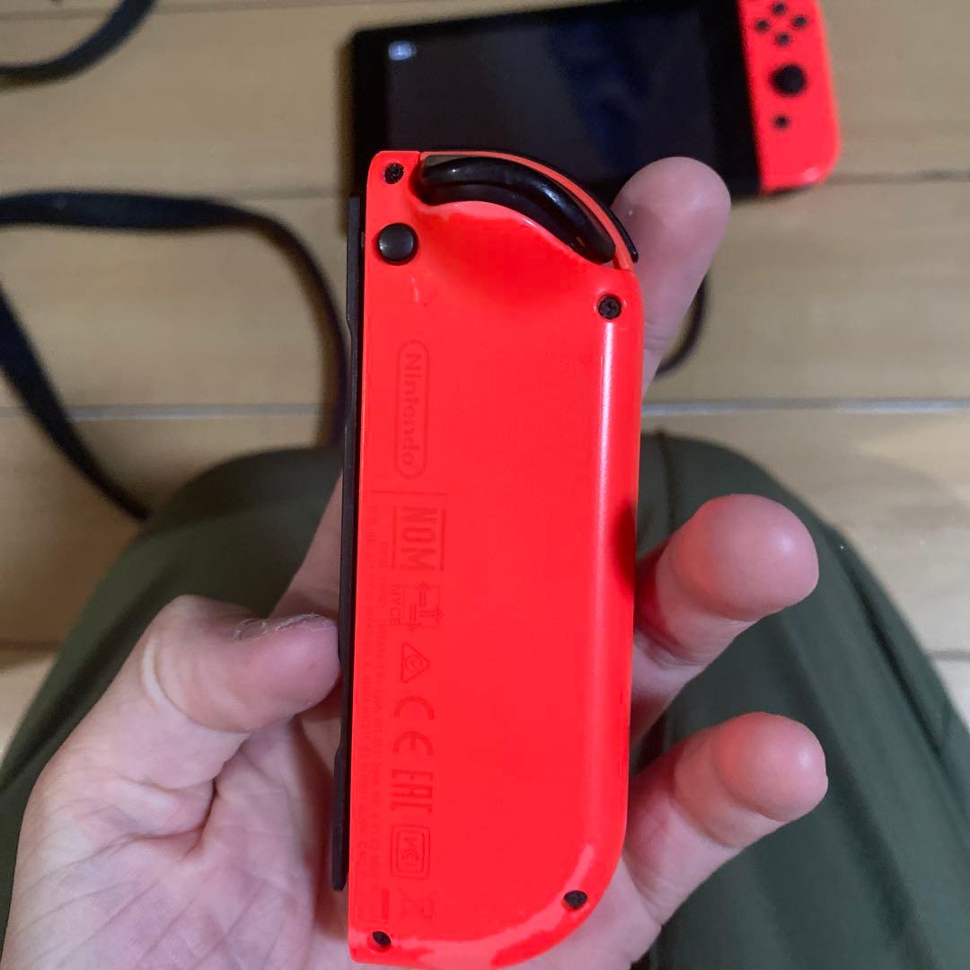 Nintendo Switch 本体 赤
