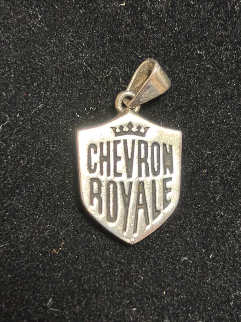 アクセサリー ORDER CHEVRON E CROWN CHARM