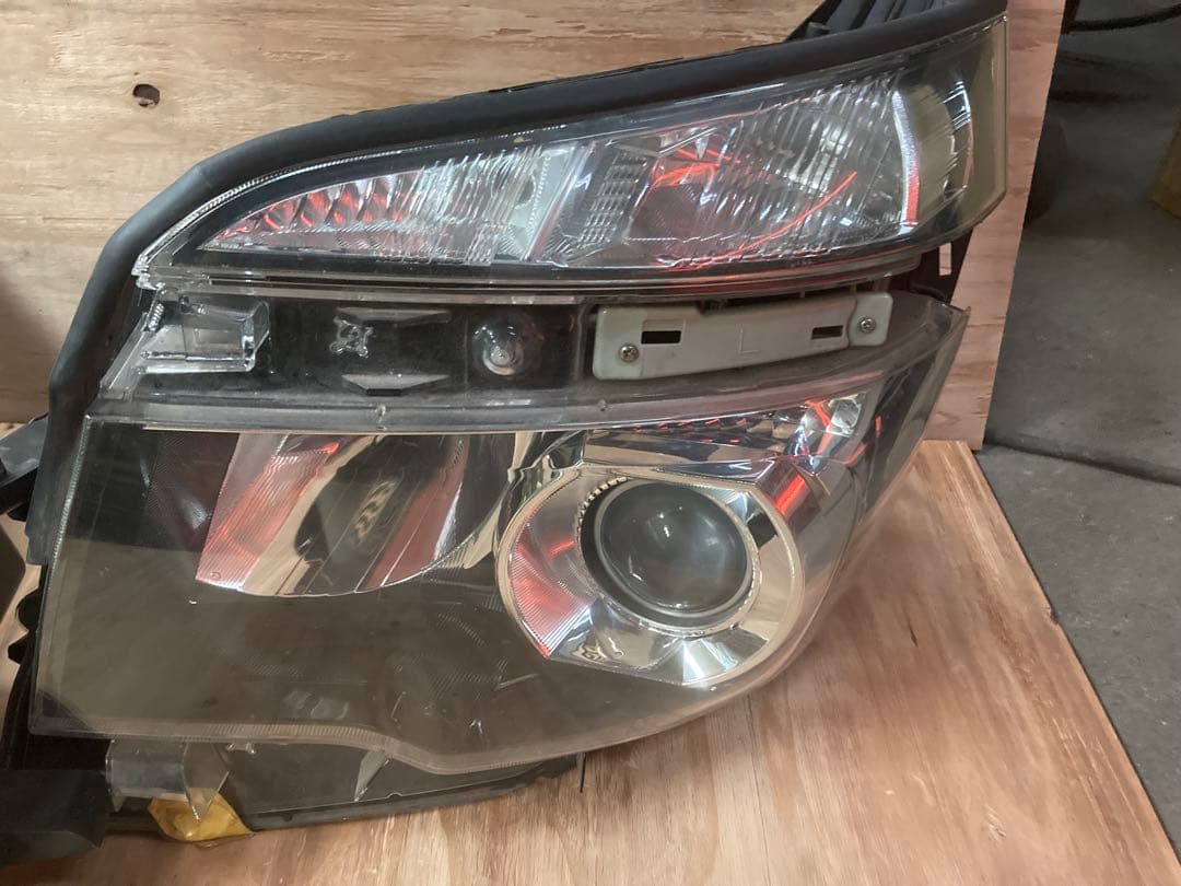 トヨタ70 75ヴォクシー後期ヘッドライト左右　TOYOTA VOXY