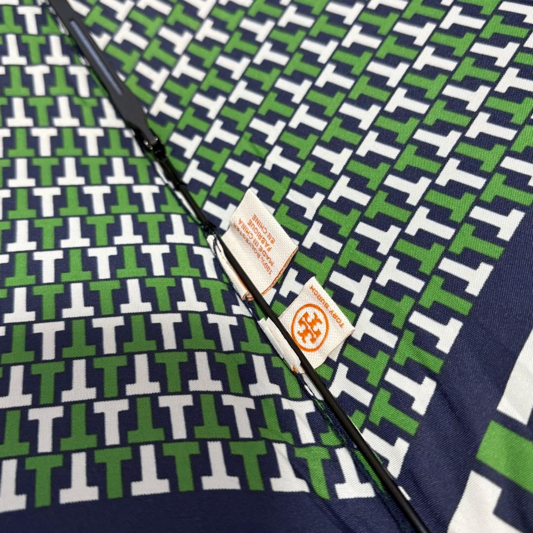 美品未使用　トリーバーチ　総柄晴雨兼用折りたたみ傘