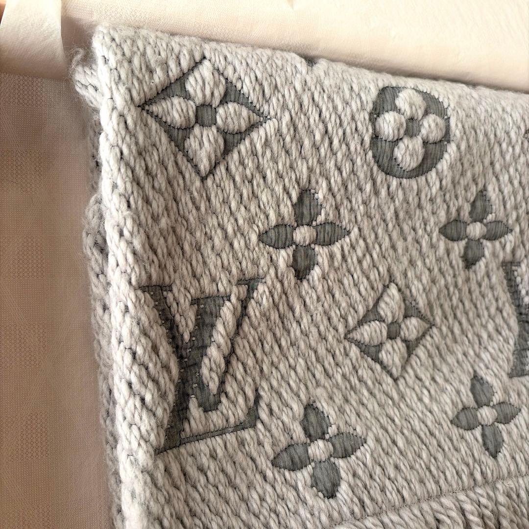 ルイヴィトン エシャルプ ロゴマニア グリペルル グレー マフラー M74742