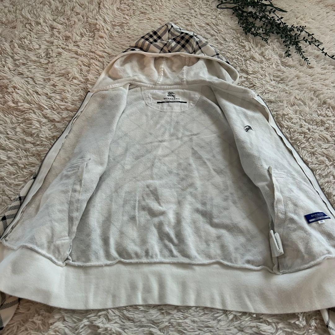 バーバリーロンドン　チェック　ジップアップパーカー　チャーム