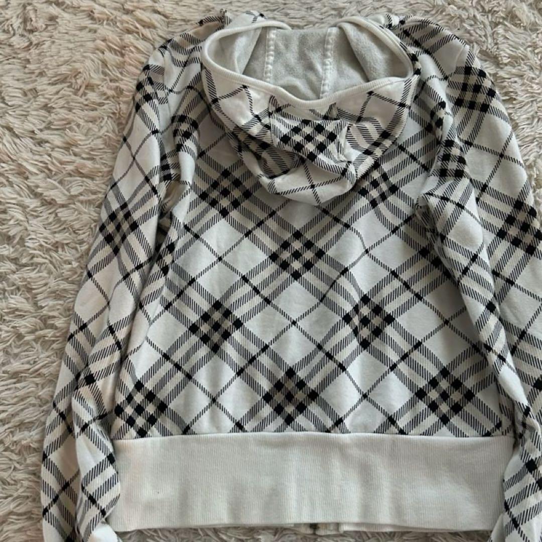 バーバリーロンドン　チェック　ジップアップパーカー　チャーム