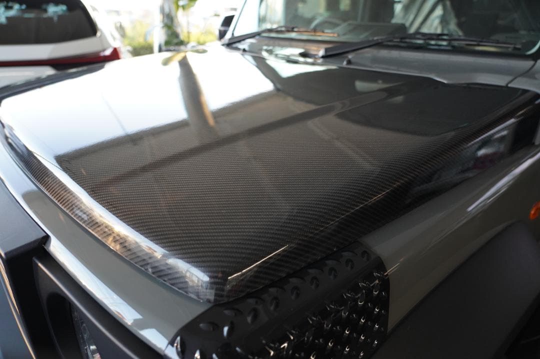 たにけんジムニーブラックカーボンボンネット　JB64　クリアー塗装品