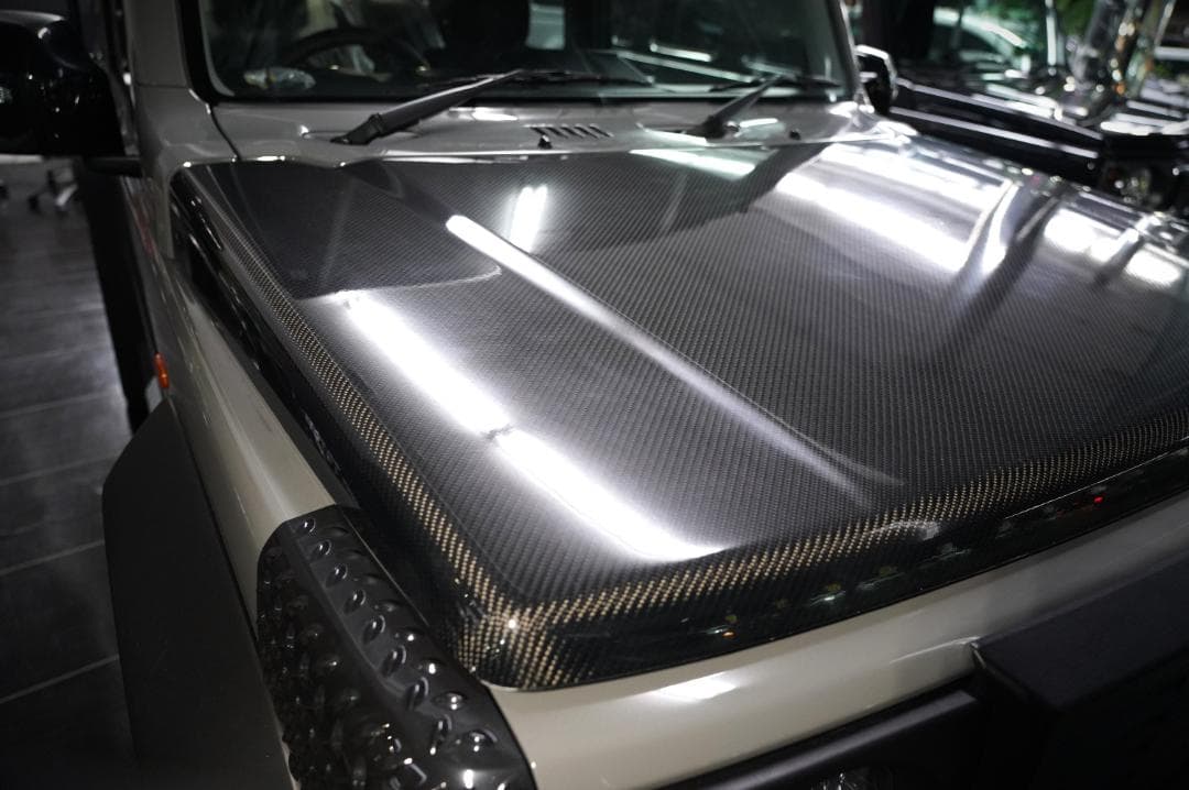 たにけんジムニーブラックカーボンボンネット　JB64　クリアー塗装品