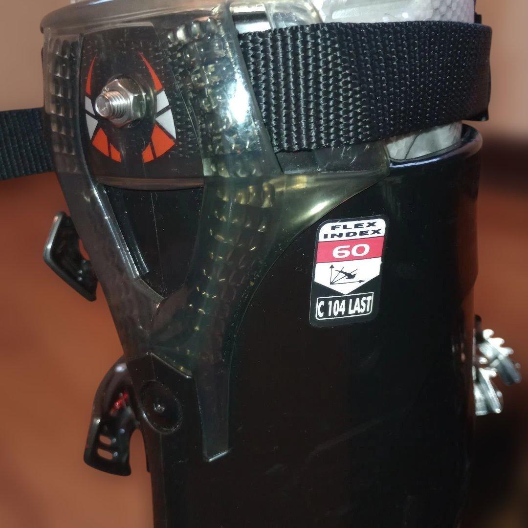 中古スキー靴　HEAD edge8.5 28cm 社外ブースターストラップ付