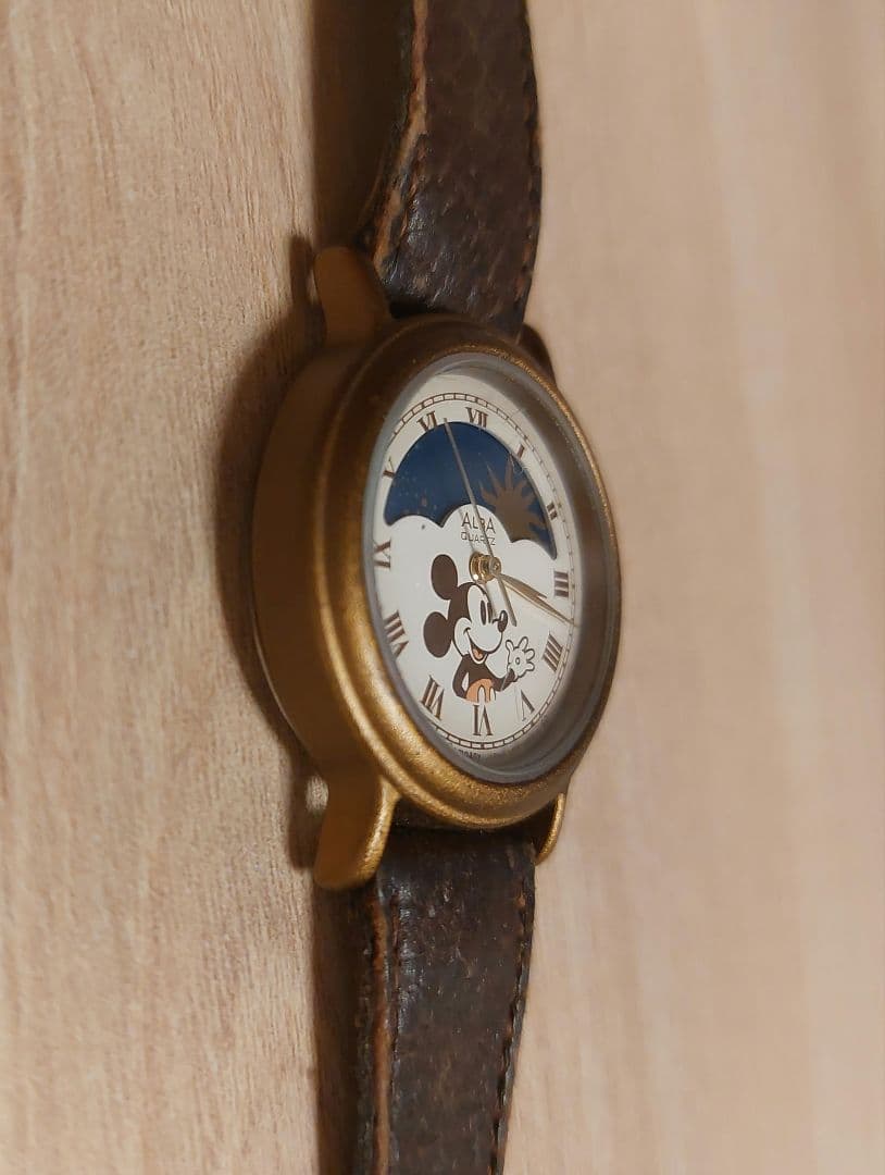 ヴィンテージ アルバ ミッキーマウス サン&ムーンウォッチ電池交換新品ベルト付き