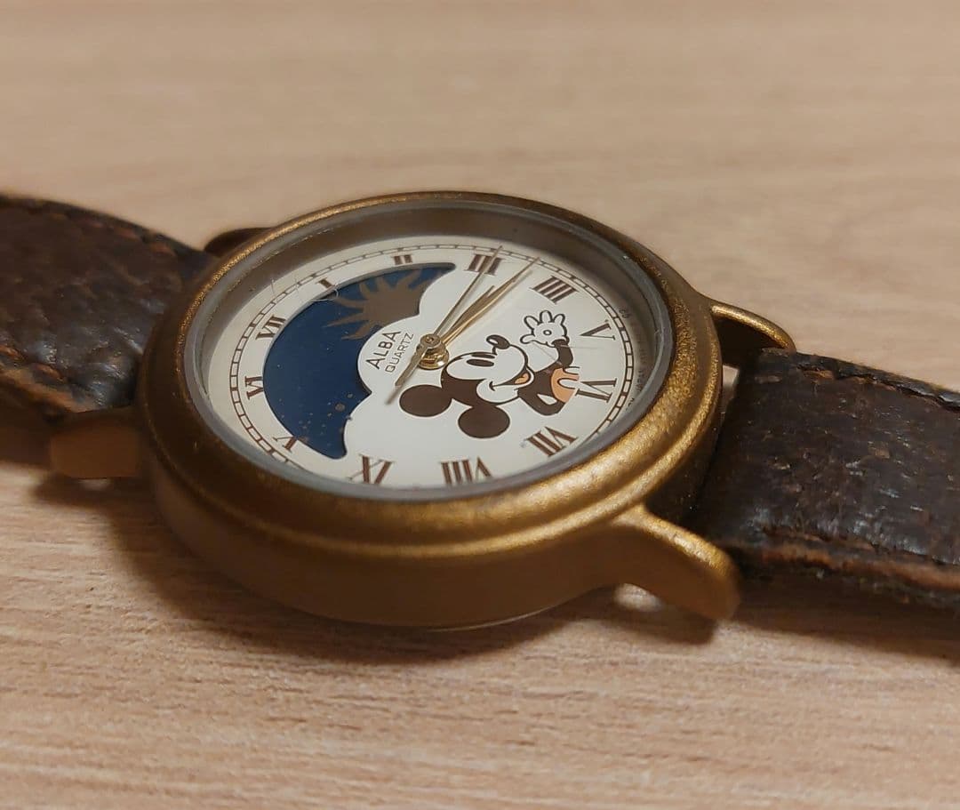 ヴィンテージ アルバ ミッキーマウス サン&ムーンウォッチ電池交換新品ベルト付き