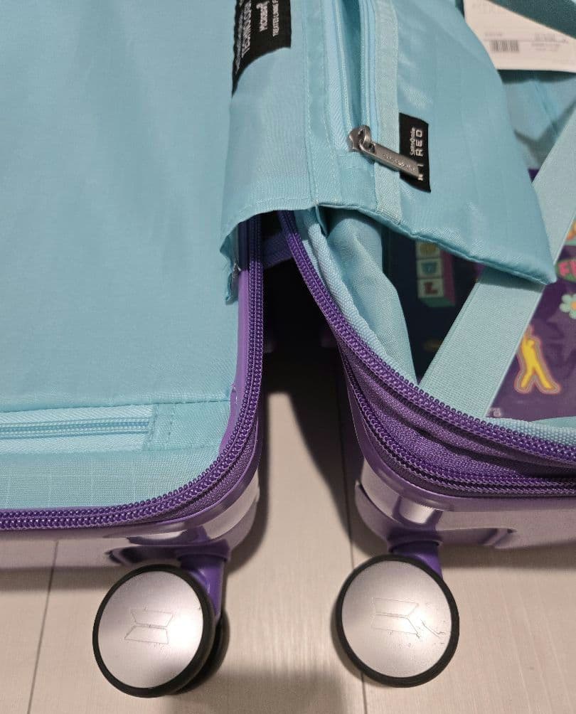 【完売品】BTS　コラボSamsonite RED キャリーケース