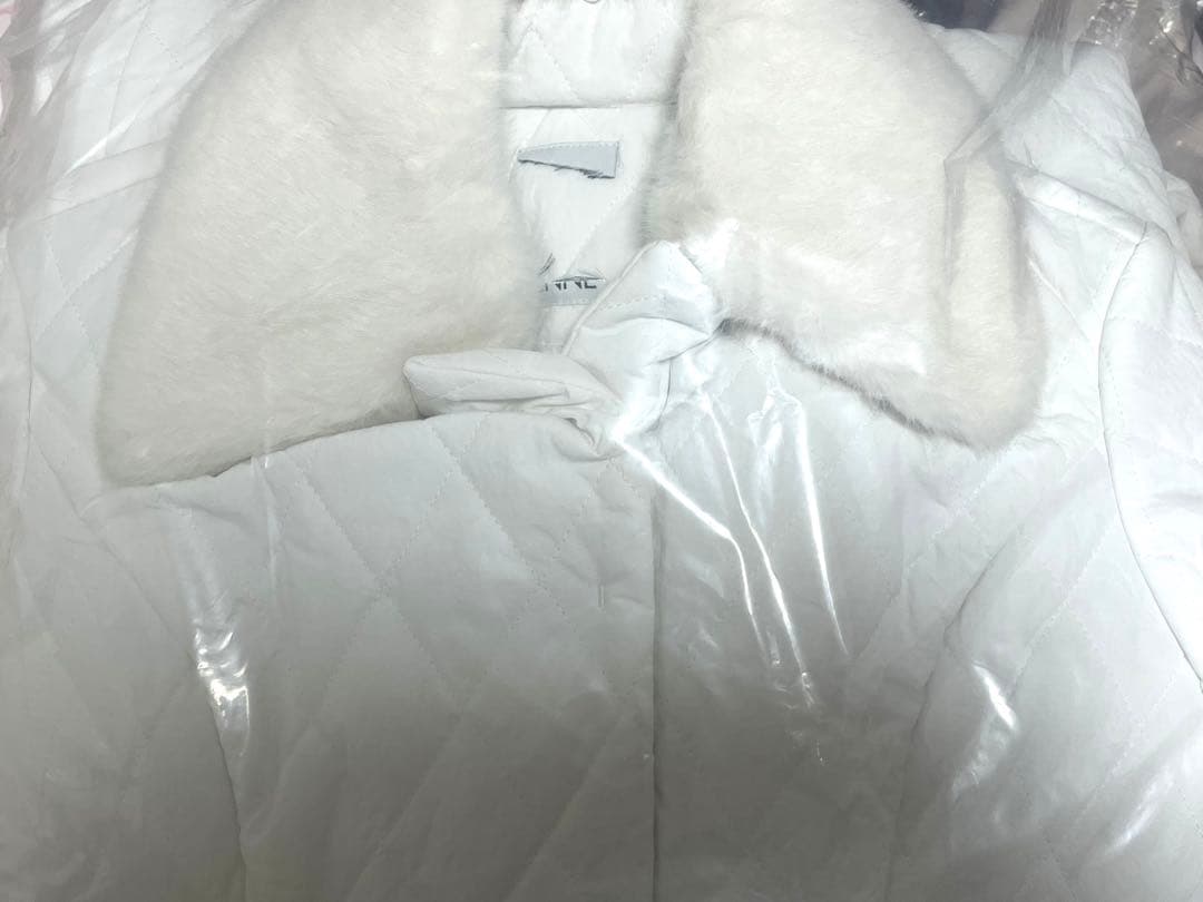 新品未使用　機能綿キルティングドレスロングコートS ホワイト　jenne