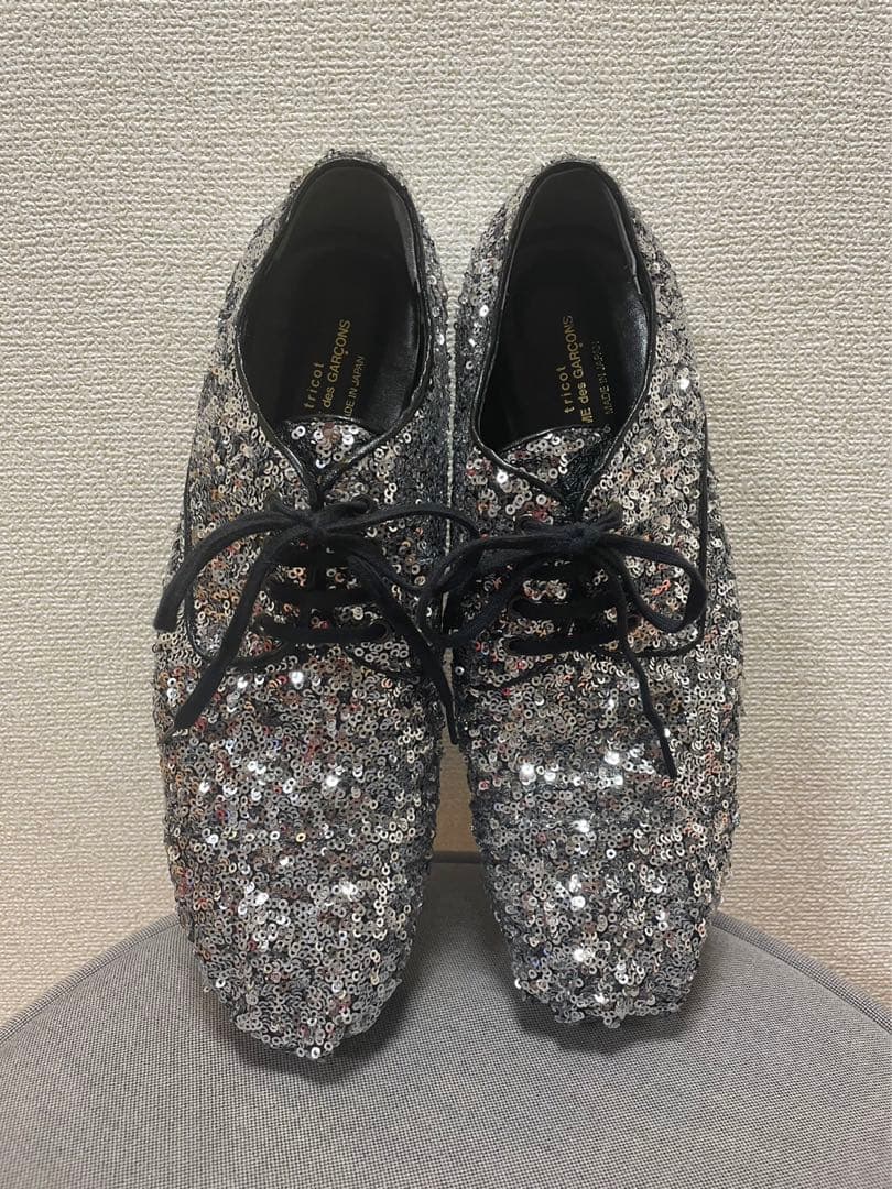 tricot COMME des GARCONSスパンコールレースアップシューズ