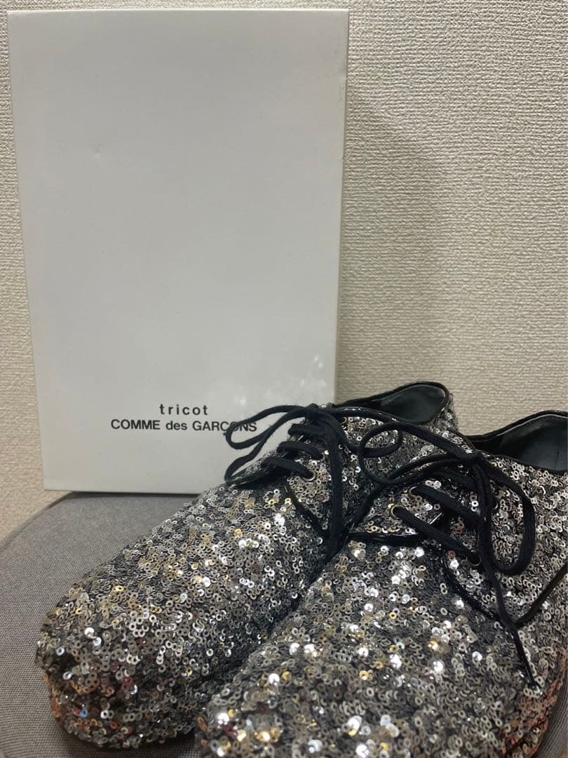 tricot COMME des GARCONSスパンコールレースアップシューズ