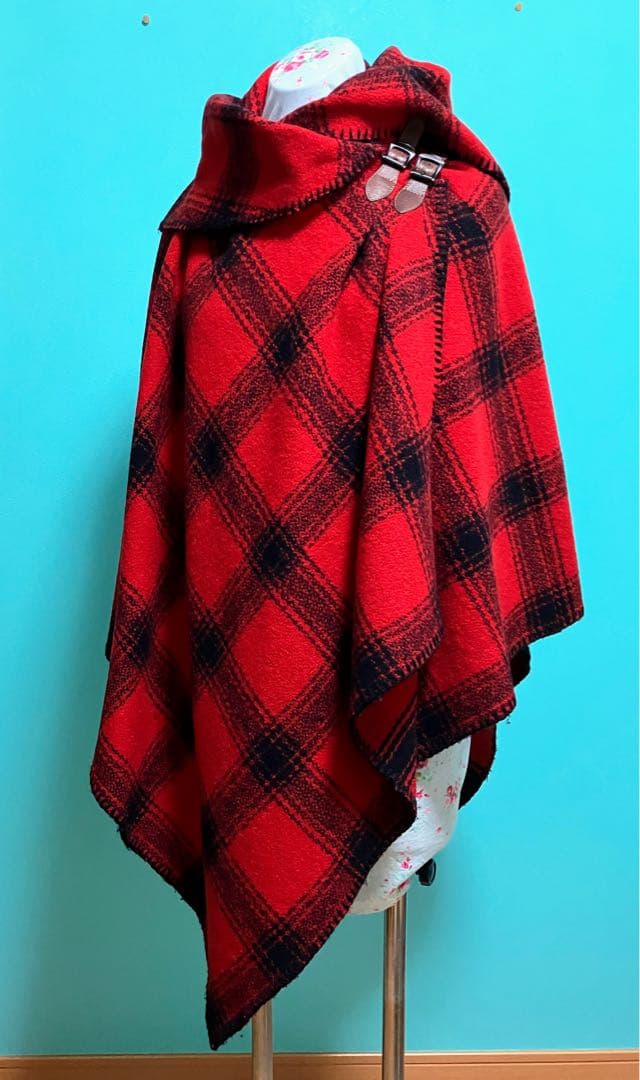 ラルフローレン赤✖️黒のチェックバッファローウールポンチョレディースフリーサイズ
