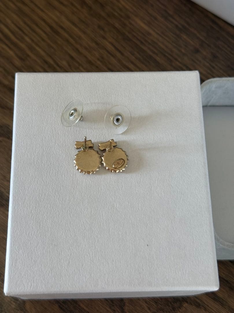 CHANEL ピアス　リボン　ビンテージ　ゴールド