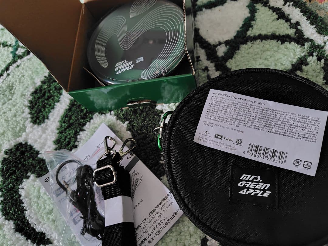 MRS.GREEN APPLE ポータブルCDプレーヤー＆ケース2点セット