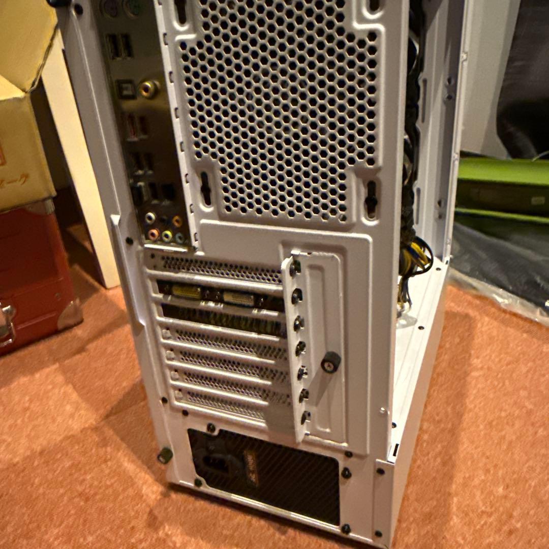 古いpc ケースはほぼ新品　core i7 ジャンク扱いで