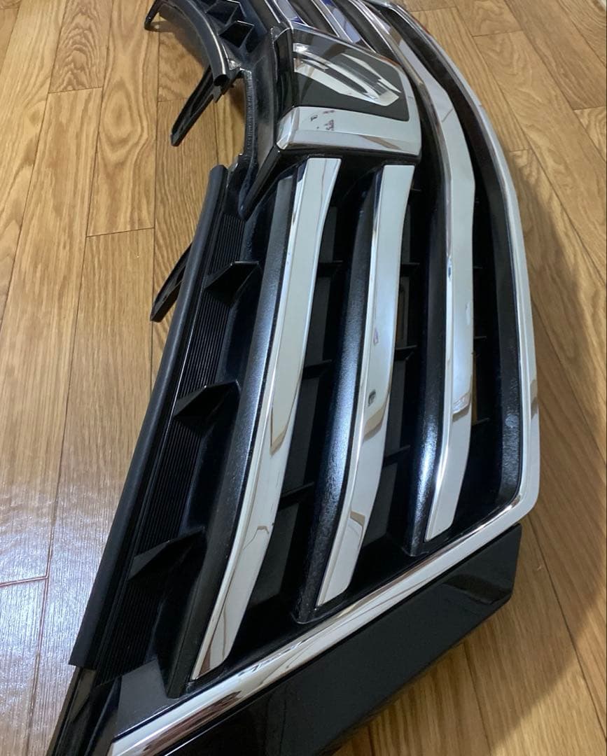 アルファード20後期 グリル　エンブレム