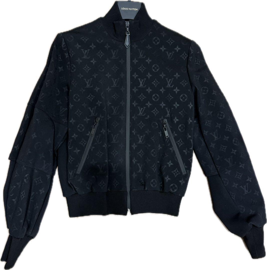 LOUIS VUITTON エンボスモノグラムジップアップジャケット