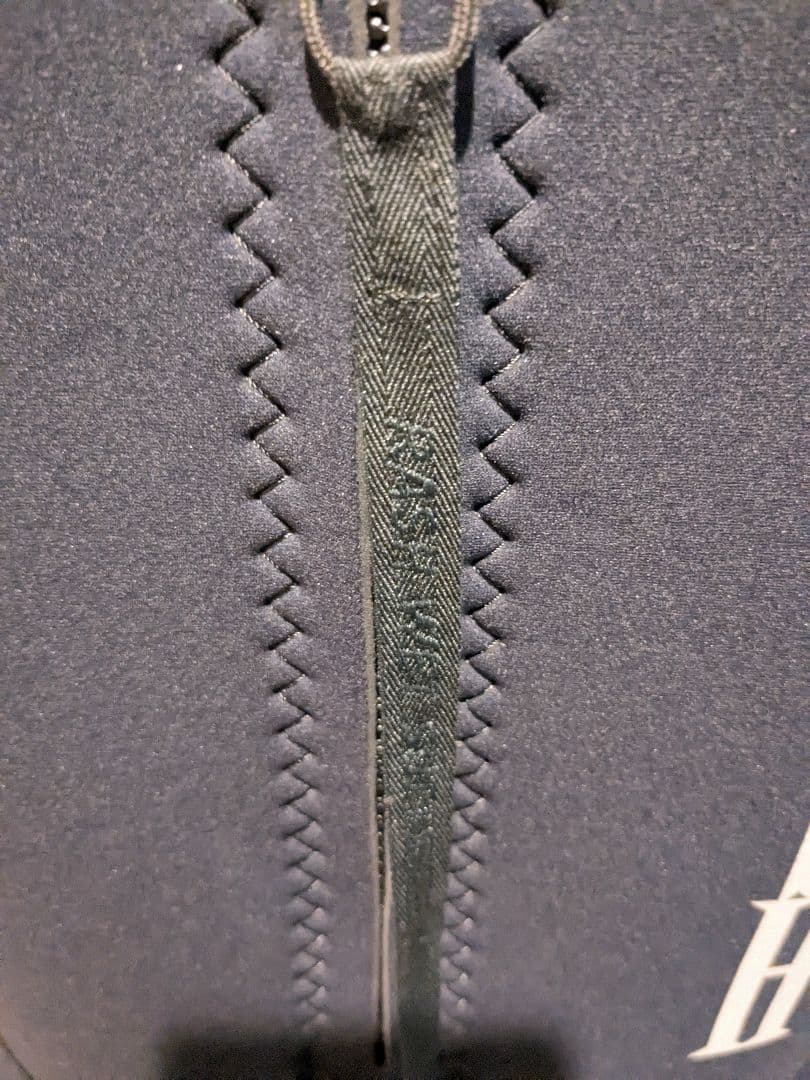 新品未使用　RASH シーガル ブラック 半袖　L/XL