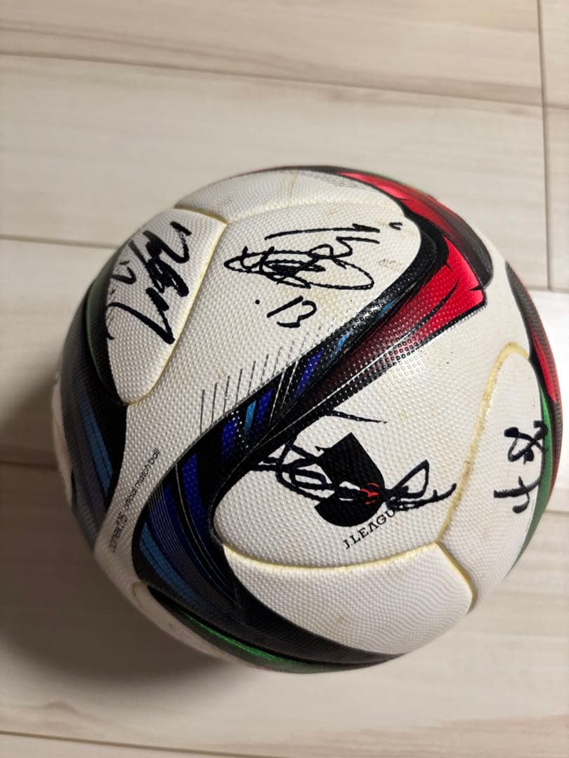Jリーグ　ベルマーレ選手サイン入り試合球
