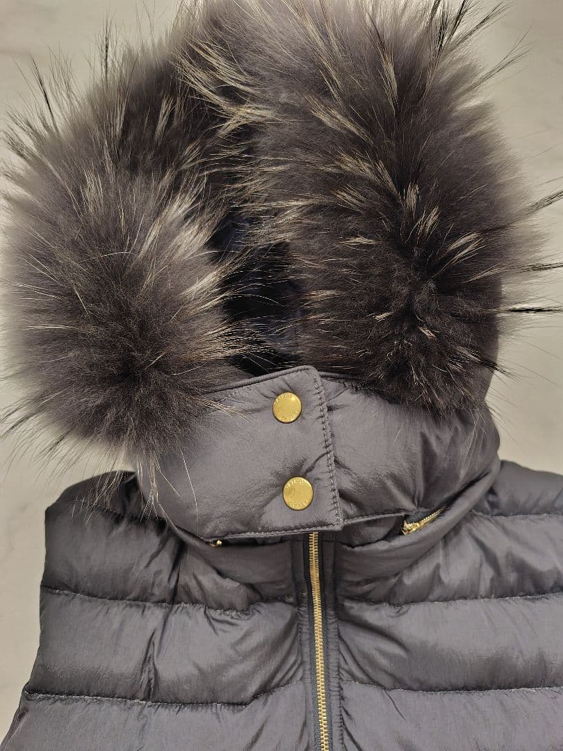 夢）美品 TATRAS ダウンベスト ネイビー 04